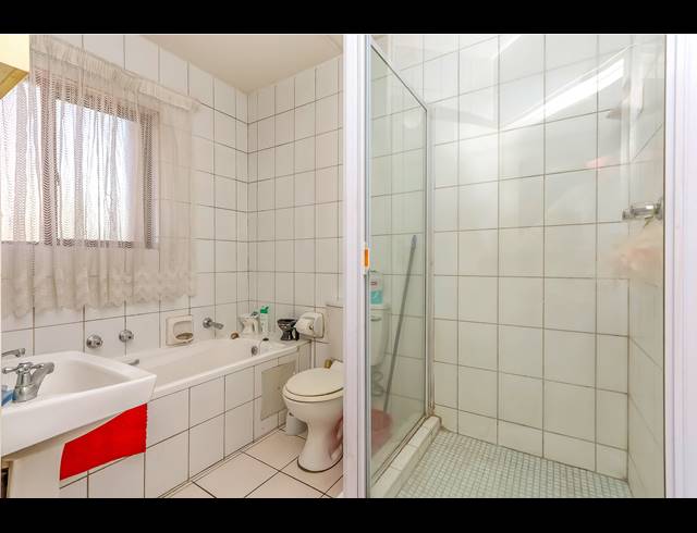 1 BEDROOM APARTMENT FOR SALE IN ELTONHILL